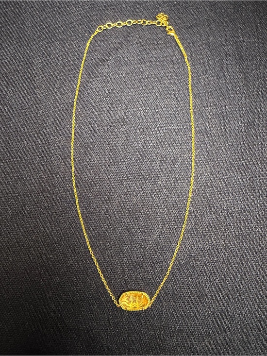 Kendra Scott Jewelry - Kendra Scott Gold Oval Medallion Pendant Necklace